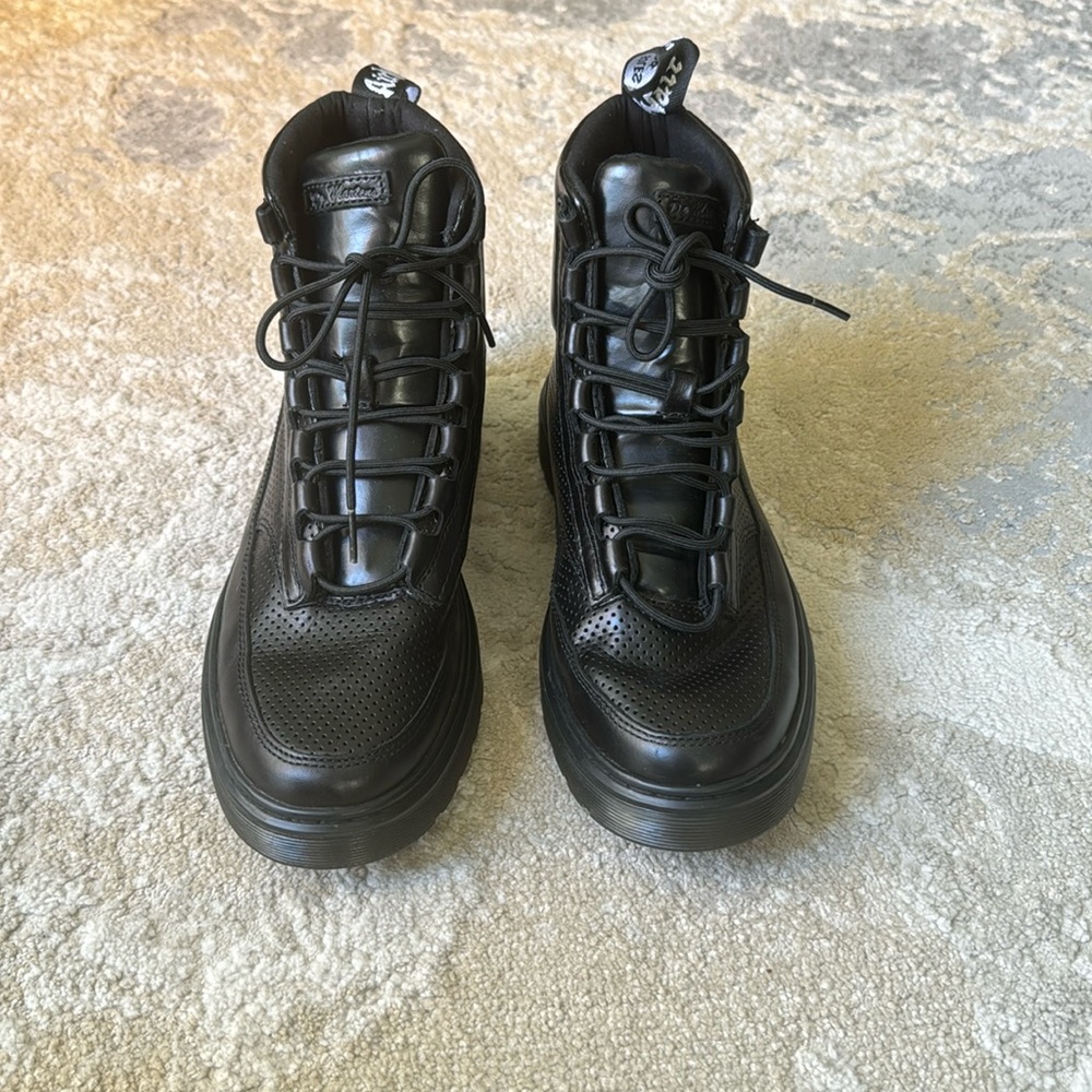 Dr Martens Kamar